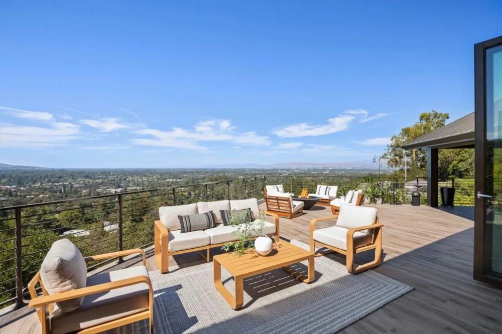 17808 Tourney Road Los Gatos, CA 95030