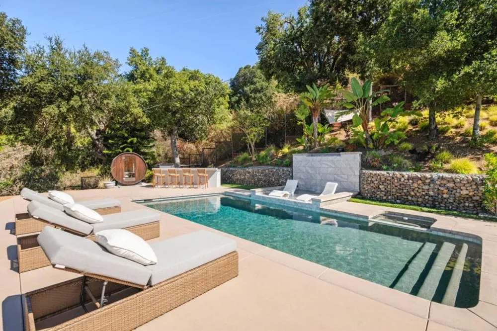 17808 Tourney Road Los Gatos, CA 95030