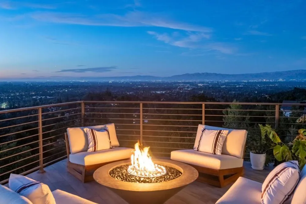 17808 Tourney Road Los Gatos, CA 95030