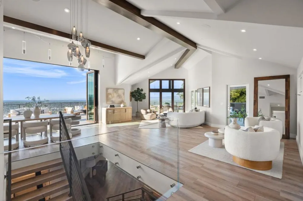 17808 Tourney Road Los Gatos, CA 95030