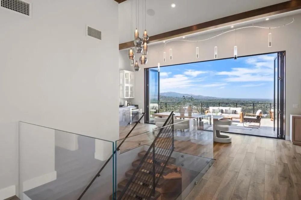 17808 Tourney Road Los Gatos, CA 95030