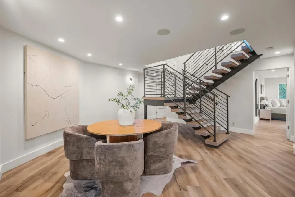 17808 Tourney Road Los Gatos, CA 95030
