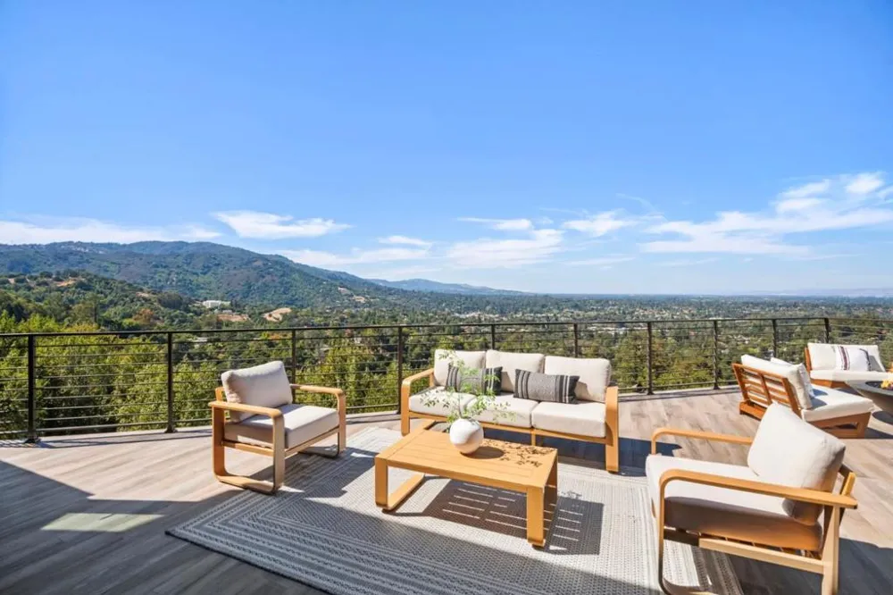17808 Tourney Road Los Gatos, CA 95030