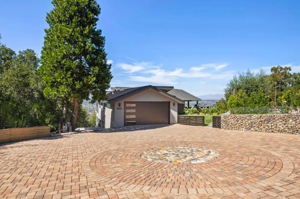 17808 Tourney Road Los Gatos, CA 95030