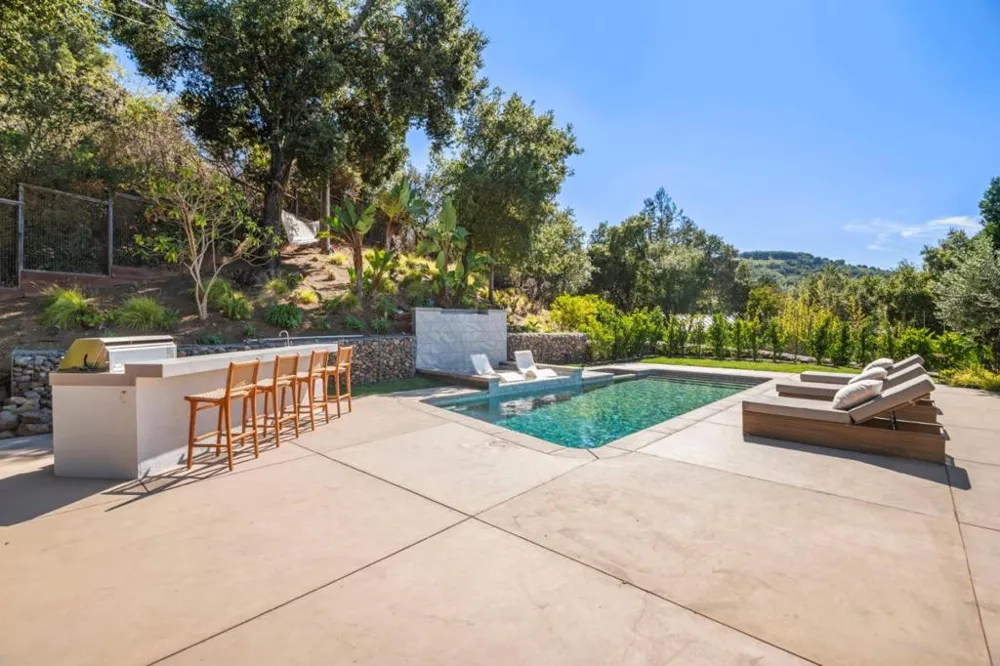 17808 Tourney Road Los Gatos, CA 95030