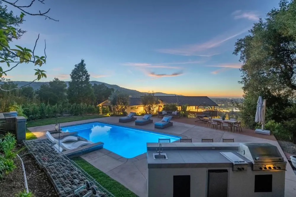 17808 Tourney Road Los Gatos, CA 95030