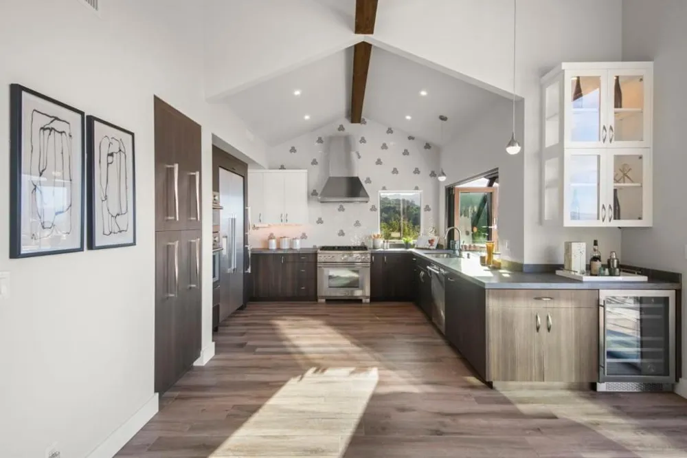 17808 Tourney Road Los Gatos, CA 95030