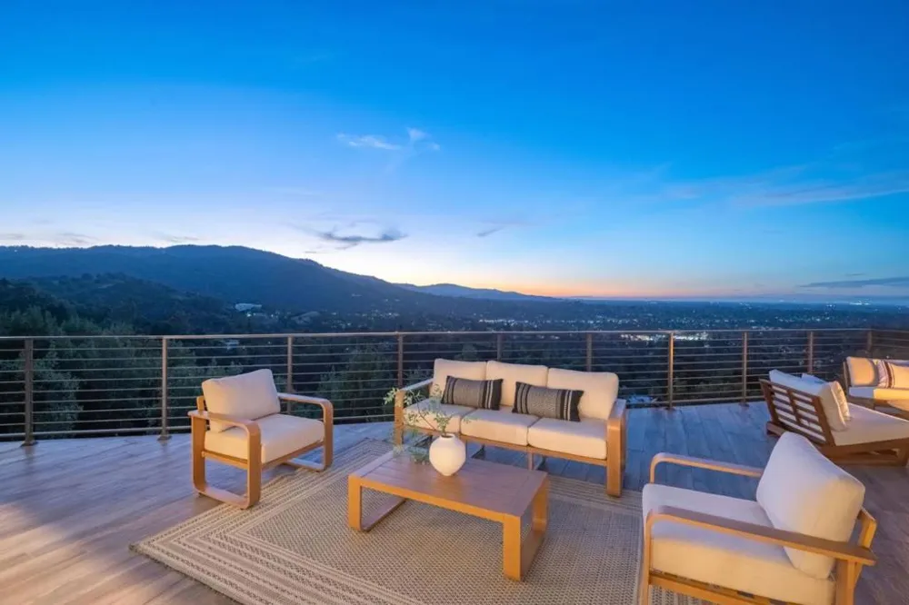 17808 Tourney Road Los Gatos, CA 95030