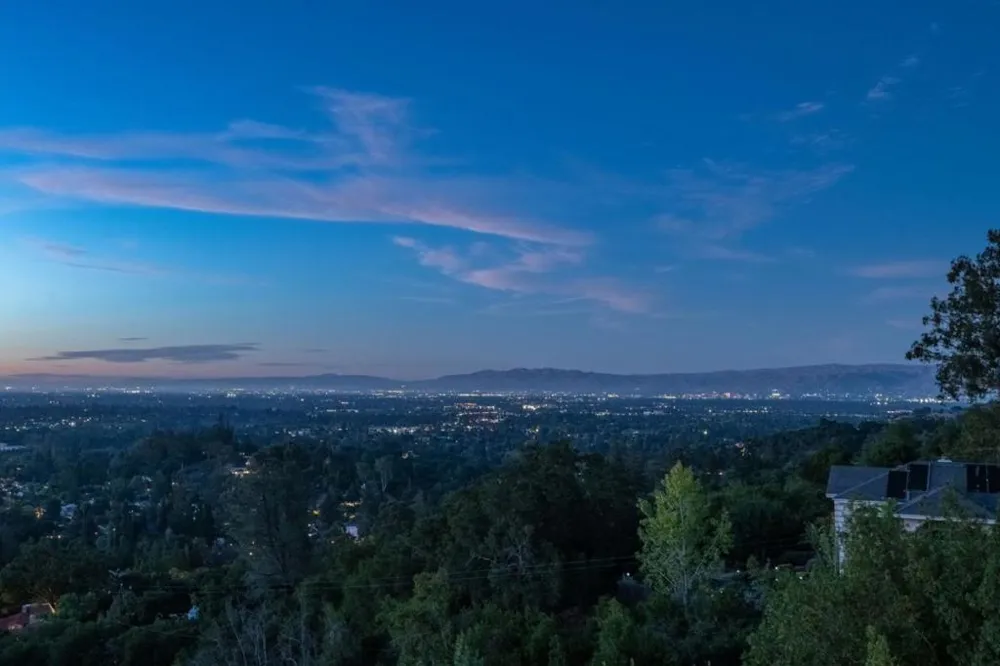 17808 Tourney Road Los Gatos, CA 95030