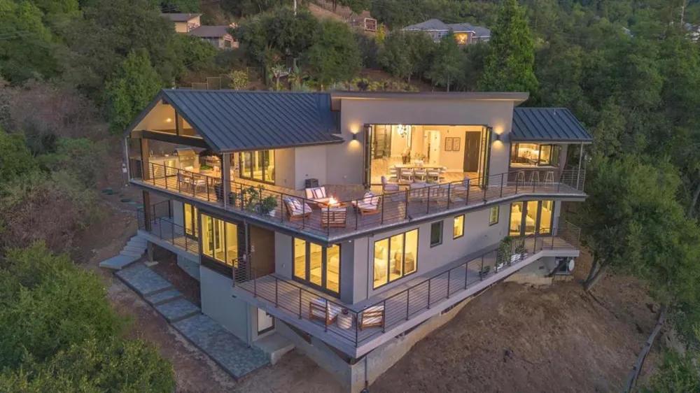 17808 Tourney Road Los Gatos, CA 95030