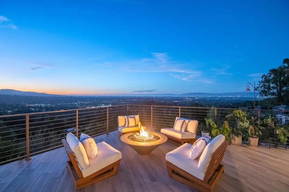 17808 Tourney Road Los Gatos, CA 95030