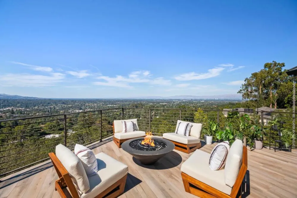 17808 Tourney Road Los Gatos, CA 95030