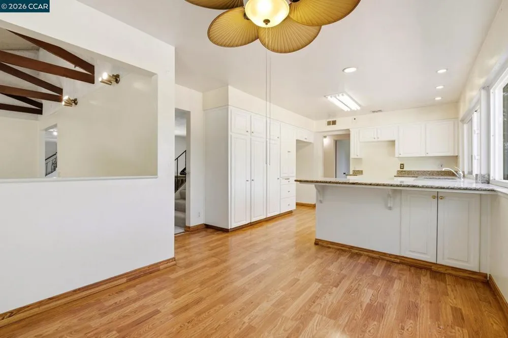 907 Lyon Ct Concord, CA 94518