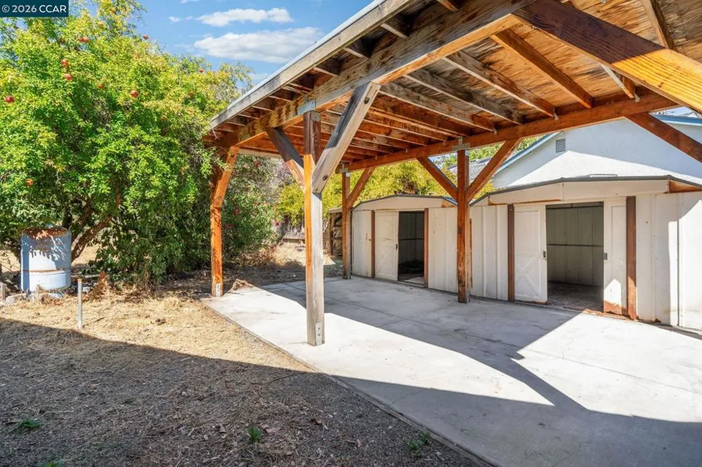 907 Lyon Ct Concord, CA 94518