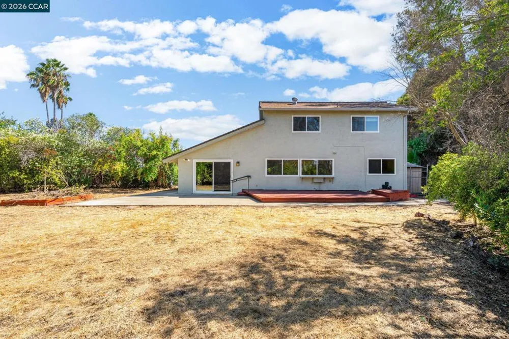 907 Lyon Ct Concord, CA 94518