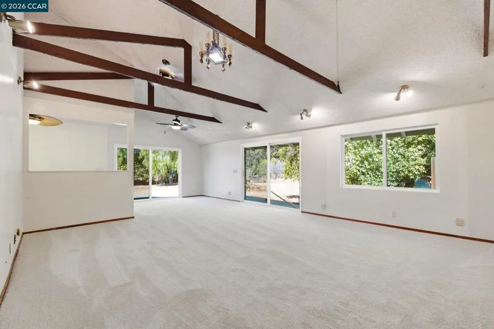 907 Lyon Ct Concord, CA 94518