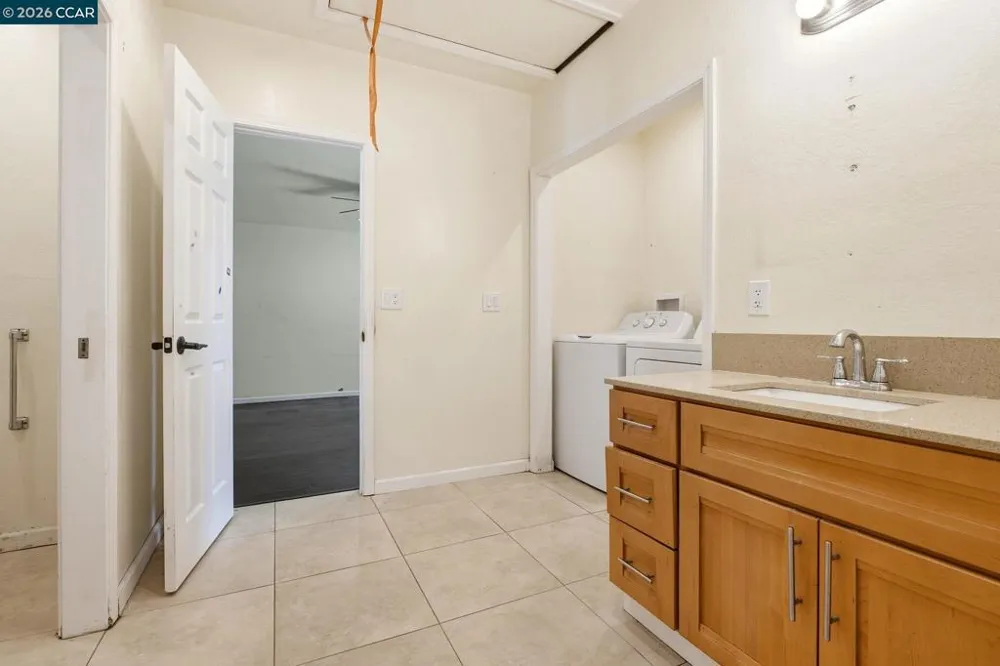 907 Lyon Ct Concord, CA 94518