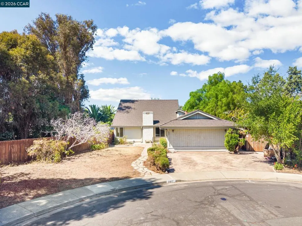 907 Lyon Ct Concord, CA 94518