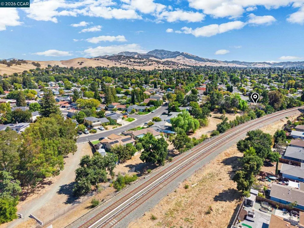 907 Lyon Ct Concord, CA 94518