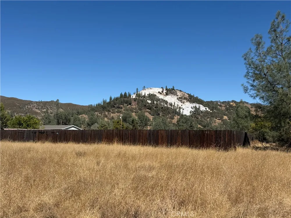 2595 Spring Valley Road Clearlake Oaks, CA 95423