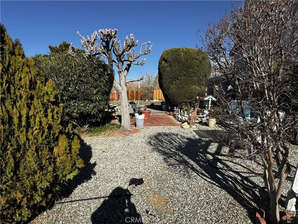 20404 Half Moon Court Apple Valley, CA 92308