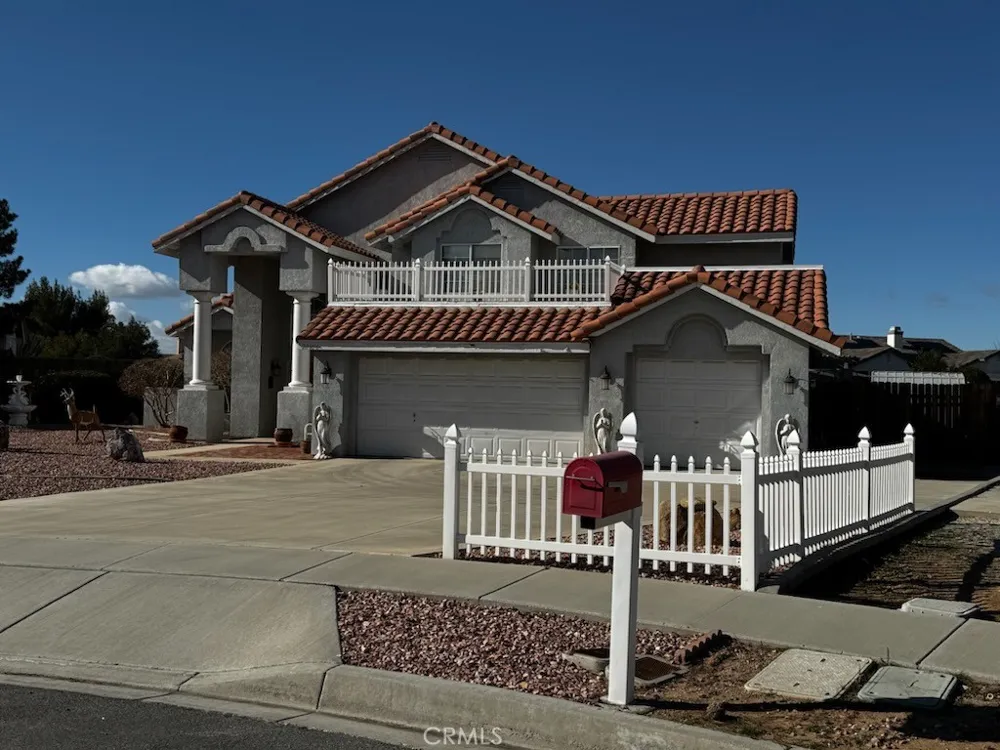 20404 Half Moon Court Apple Valley, CA 92308