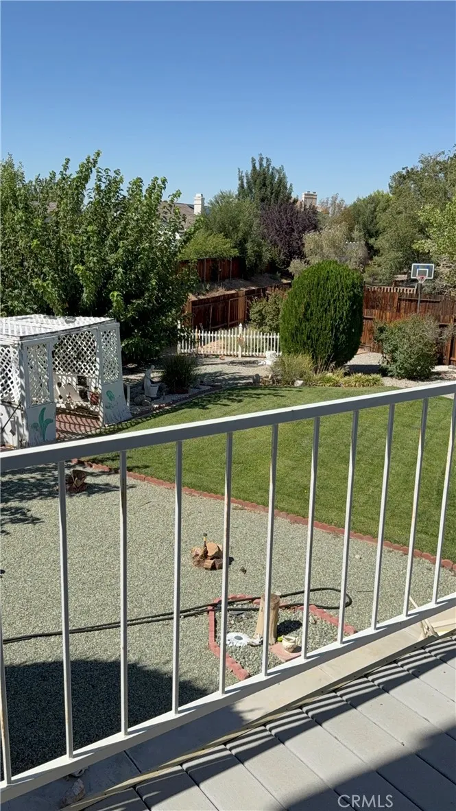20404 Half Moon Court Apple Valley, CA 92308