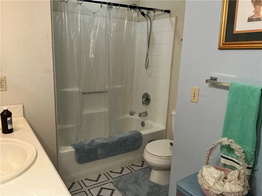20404 Half Moon Court Apple Valley, CA 92308