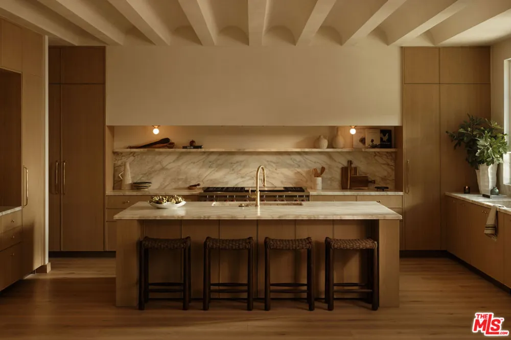 411 Bowling Green Way Los Angeles, CA 90049
