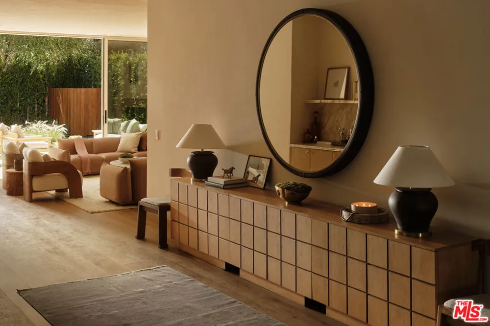 411 Bowling Green Way Los Angeles, CA 90049