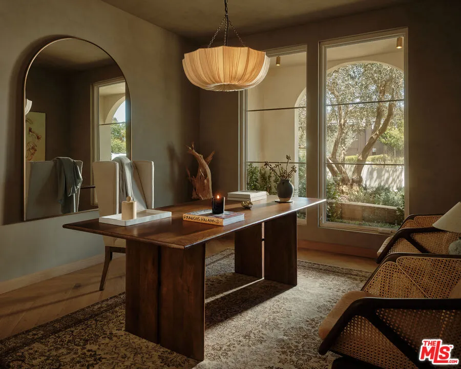 411 Bowling Green Way Los Angeles, CA 90049