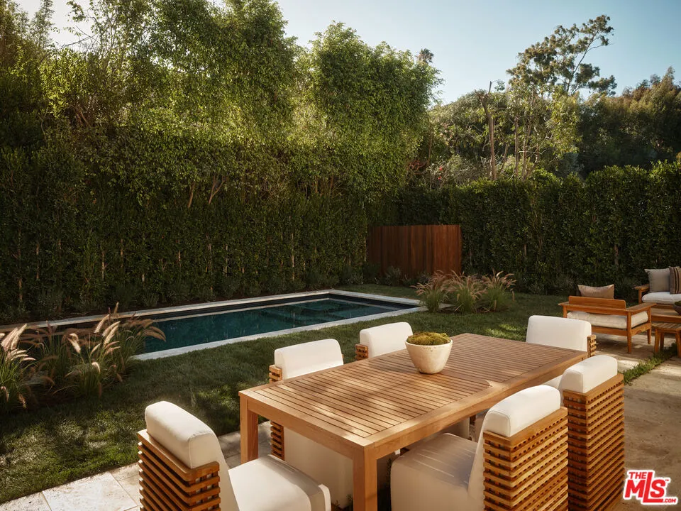 411 Bowling Green Way Los Angeles, CA 90049