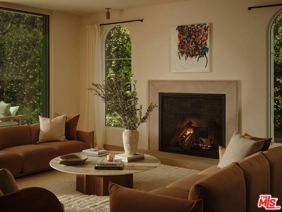 411 Bowling Green Way Los Angeles, CA 90049