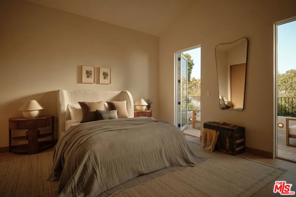 411 Bowling Green Way Los Angeles, CA 90049