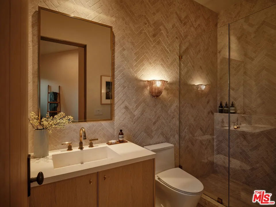 411 Bowling Green Way Los Angeles, CA 90049
