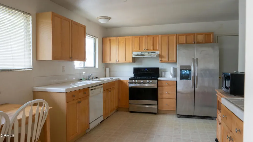 607 Calle Tulipan Thousand Oaks, CA 91360