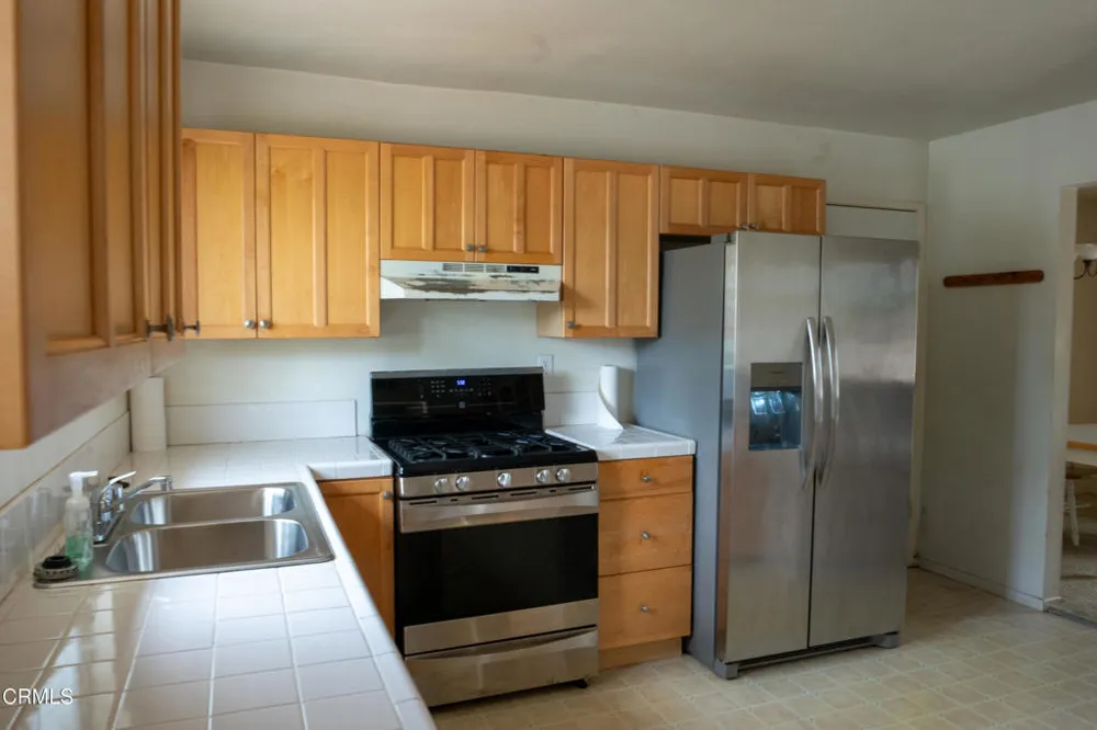 607 Calle Tulipan Thousand Oaks, CA 91360