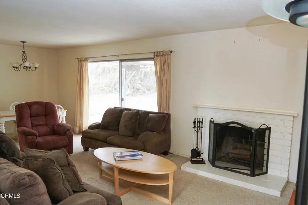 607 Calle Tulipan Thousand Oaks, CA 91360