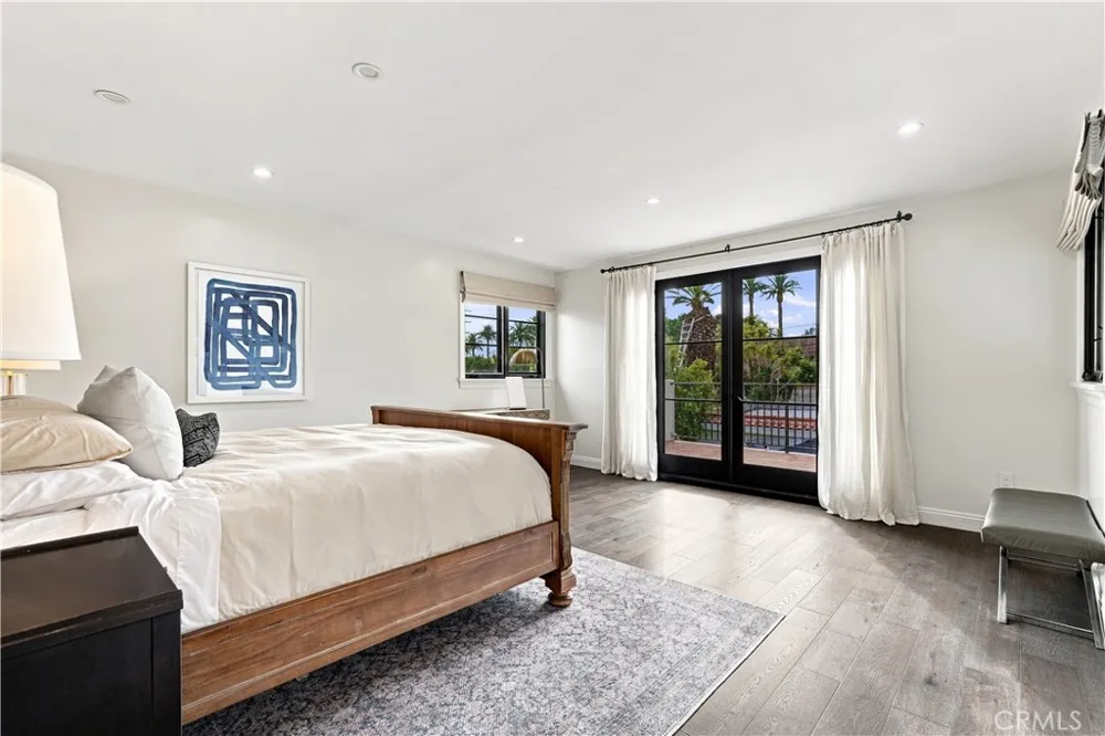 911 S Victoria Avenue Los Angeles, CA 90019