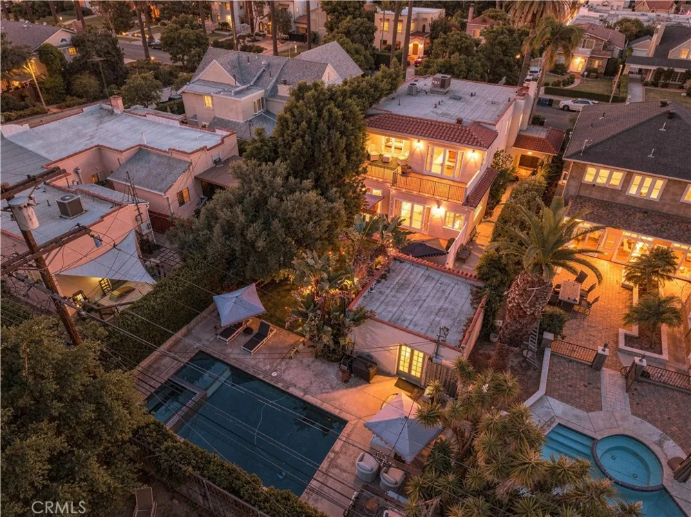 911 S Victoria Avenue Los Angeles, CA 90019