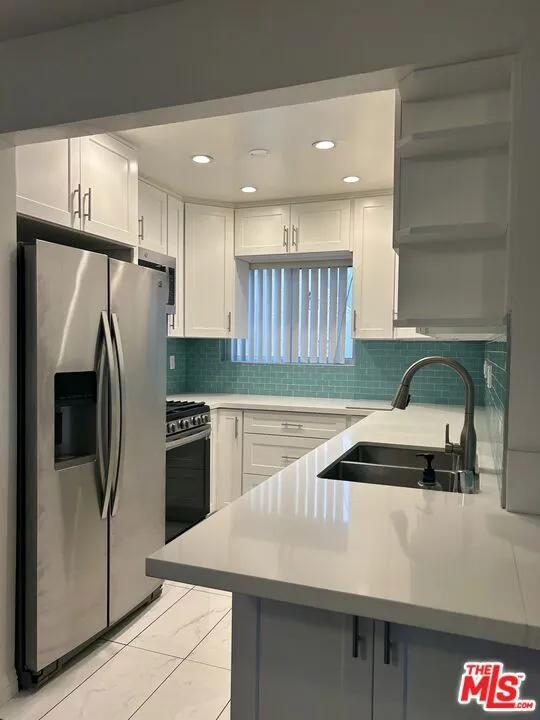 2452 Chelsea Place #E Santa Monica, CA 90404