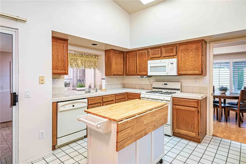 29386 Lake Forest Sun City, CA 92586