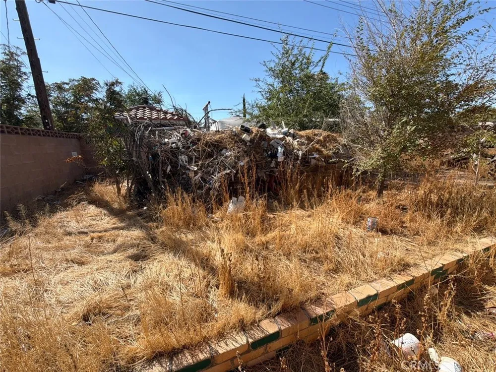 38633 Lemsford Avenue Palmdale, CA 93550