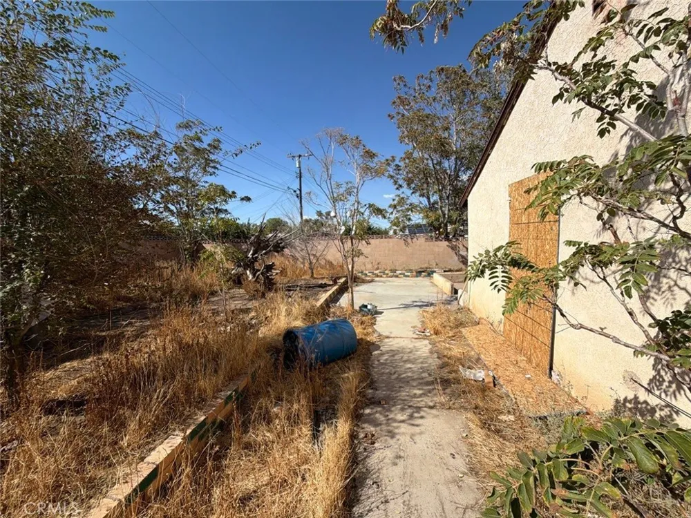 38633 Lemsford Avenue Palmdale, CA 93550