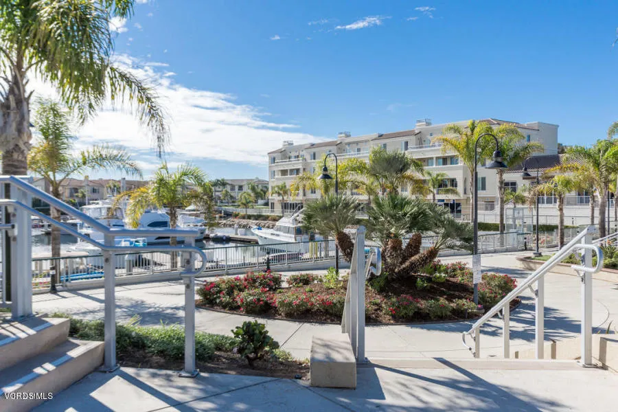 4268 Tradewinds Drive Oxnard, CA 93035