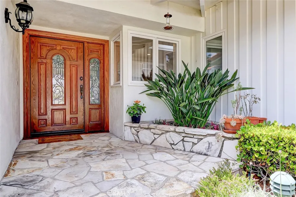 1109 Via Romero Palos Verdes Estates, CA 90274