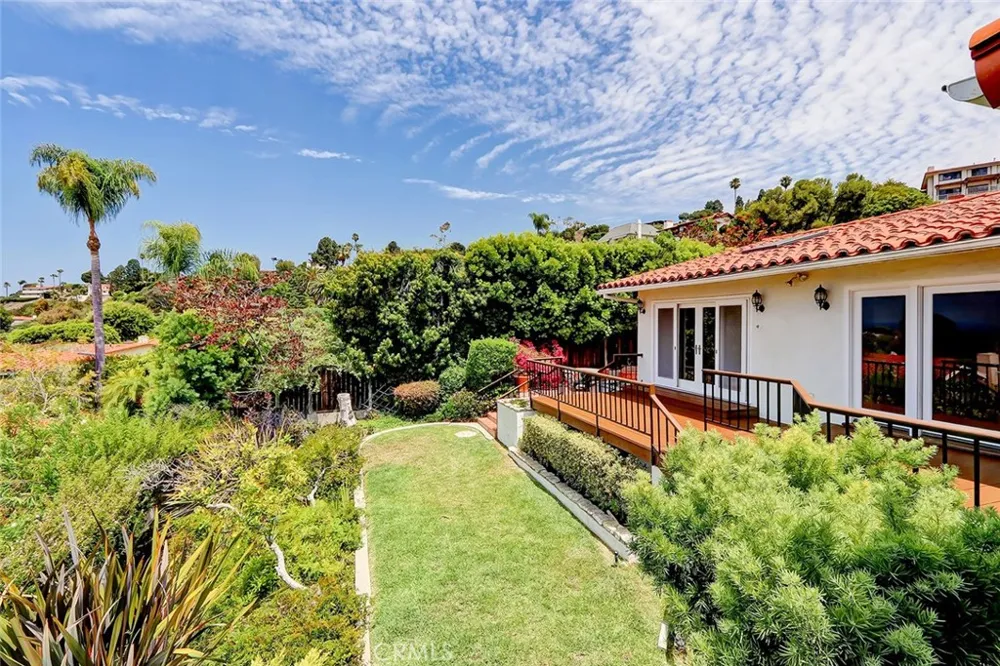 1109 Via Romero Palos Verdes Estates, CA 90274