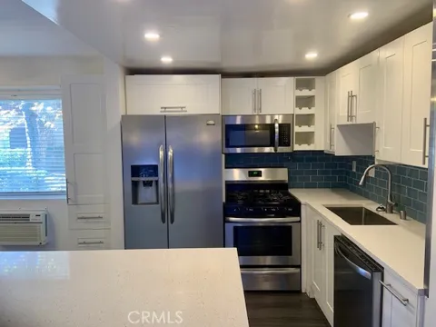 3050 S Bristol