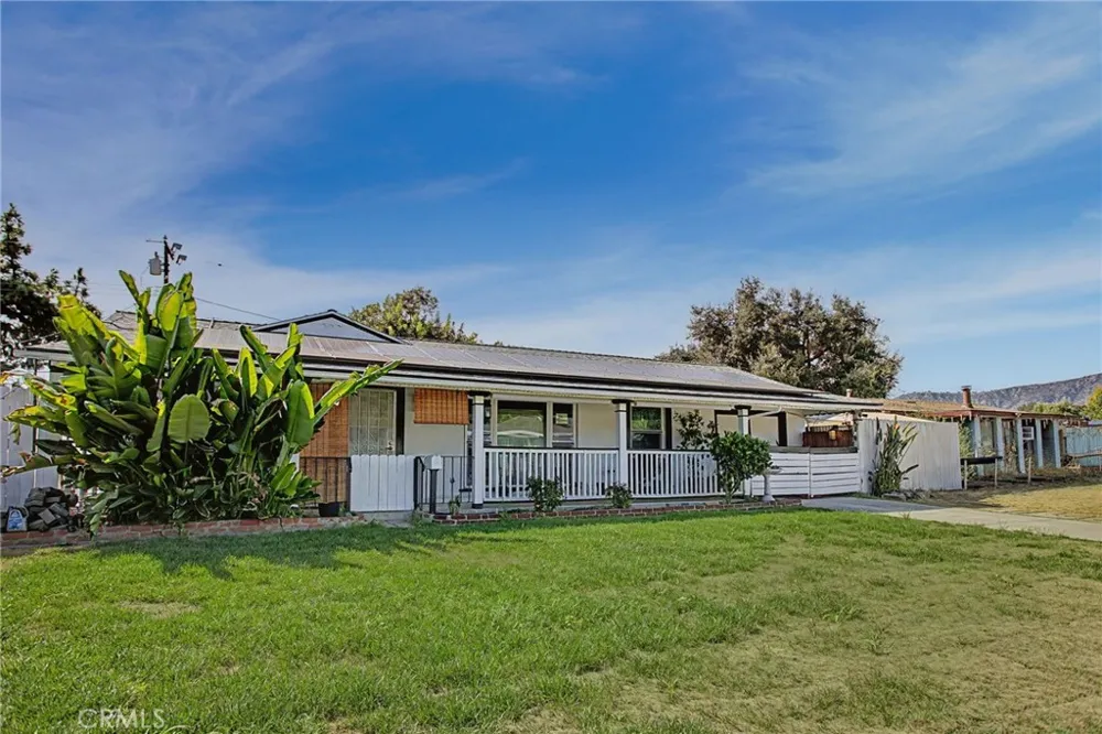 907 S Danehurst Glendora, CA 91740