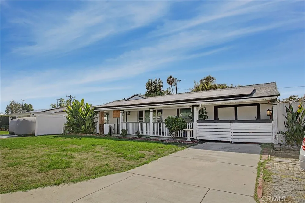 907 S Danehurst Glendora, CA 91740